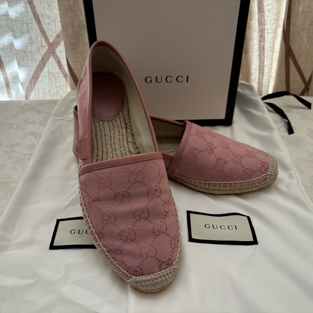 🆕Gucci monogrammed pink espadrilles 🥿Like new🥰
